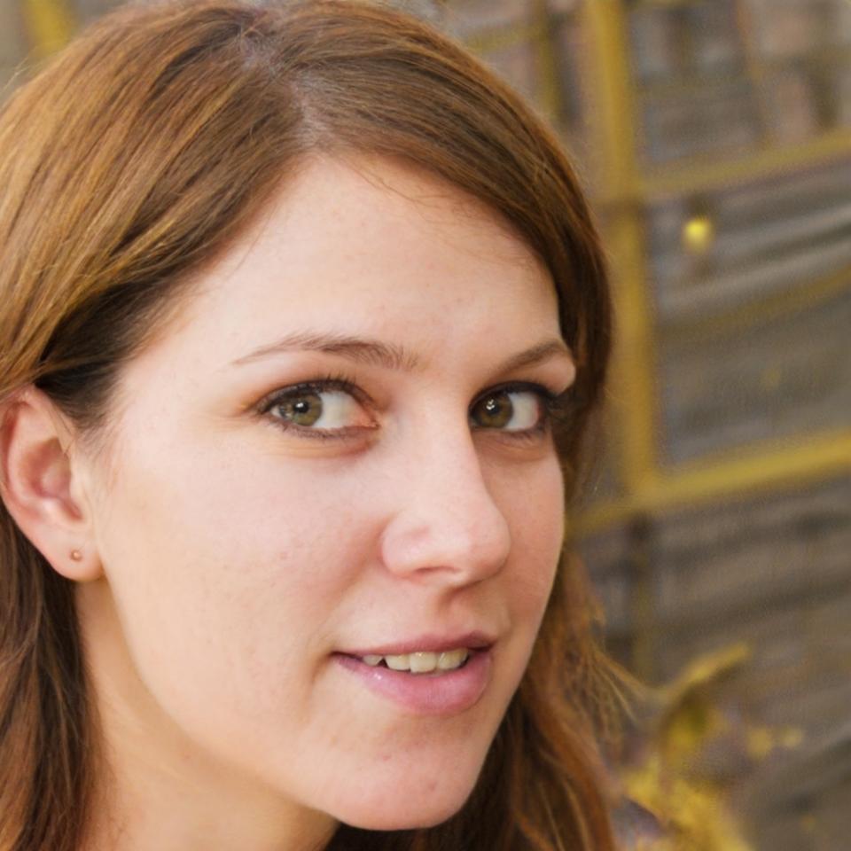 Leonie Thorsen - Business Finance Advisor